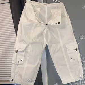 Gap surplus size 14 white capris 💕☺️